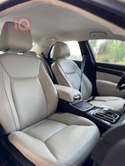 کرایسلەر 300